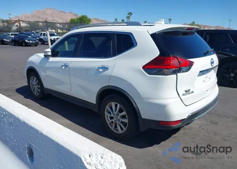 2017 Nissan Rogue Sv z USA, uszkodzony, nr VIN JN8AT2MT0HW132796